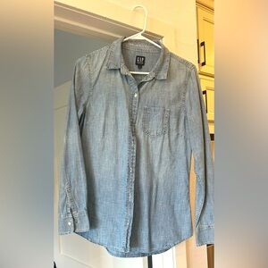 Gap denim shirt size small.